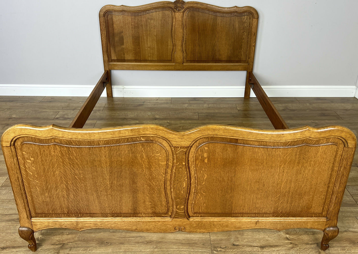 Bed Vintage French Louis Style Oak Double Bed Frame Carved Headboard LOT 6388
