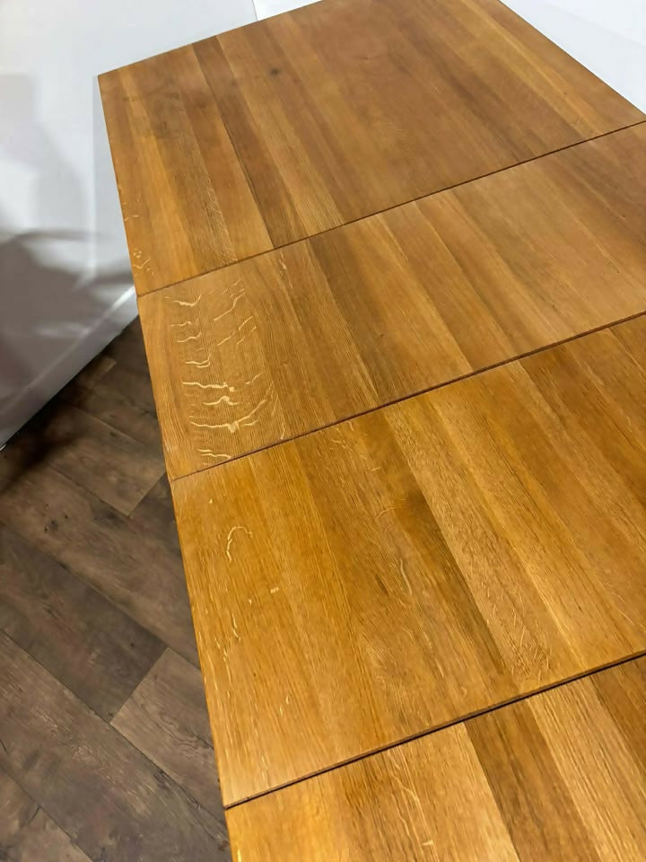 Contemporary Solid Oak Extending Dining Table