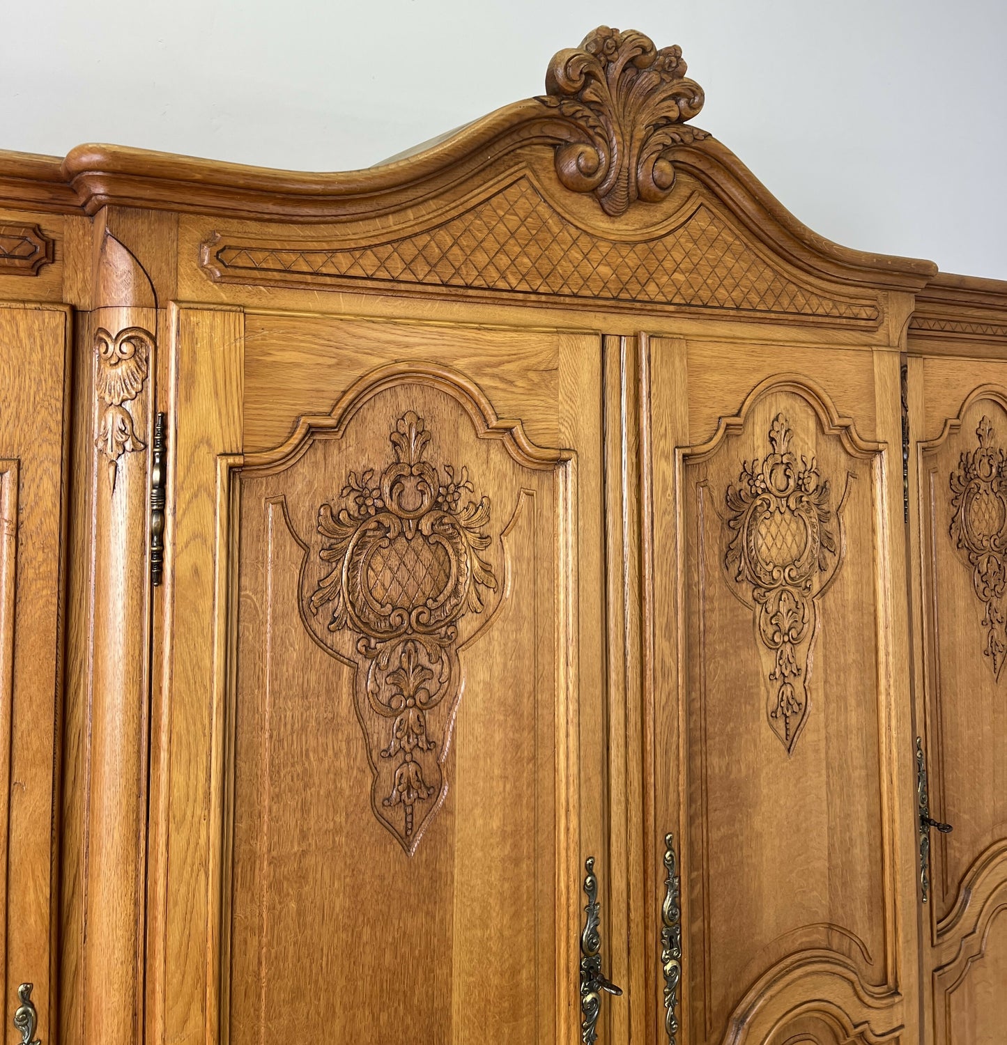 Wardrobe Vintage French Louis XVI Style Oak Four Door Carved Armoire LOT 6387