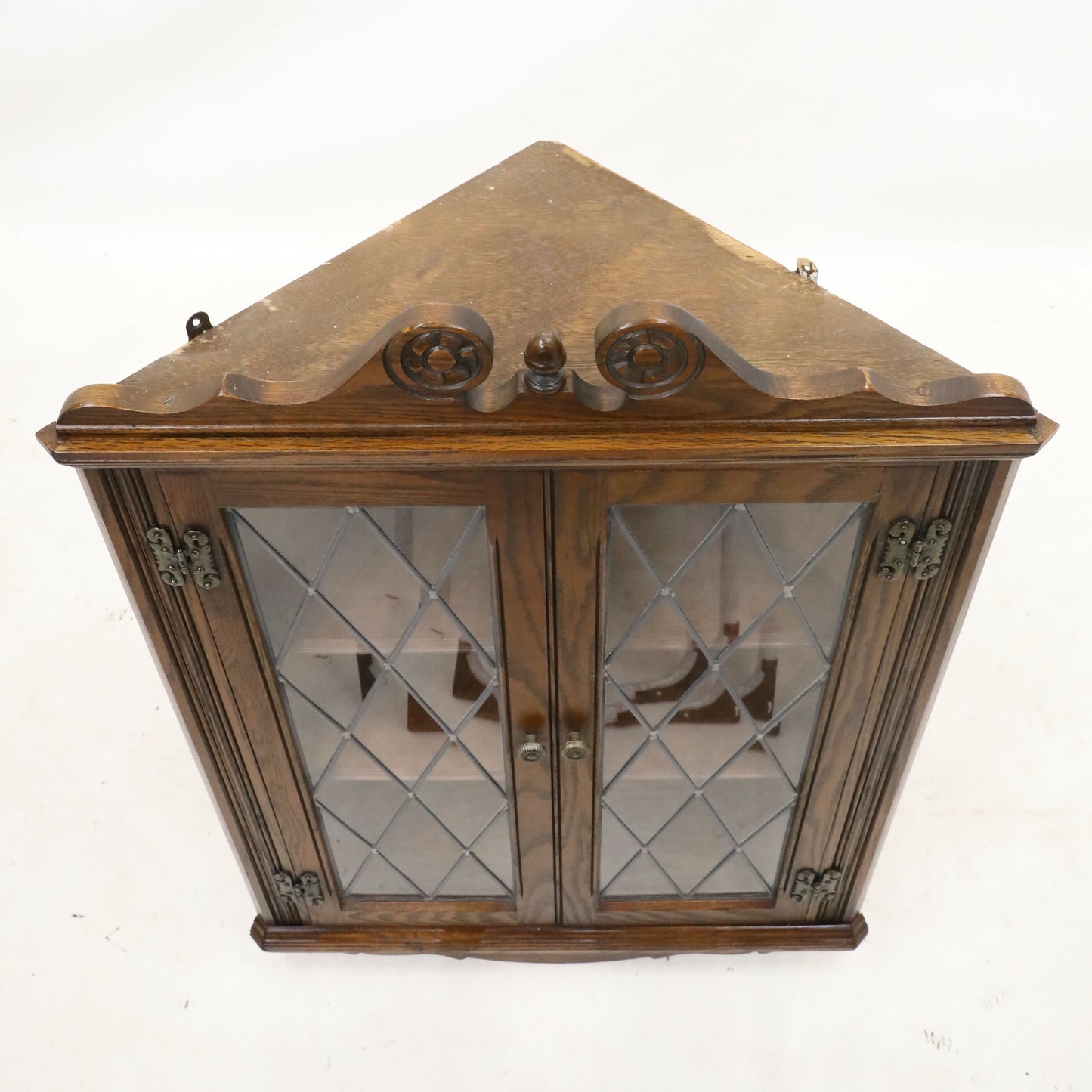 Old Charm Oak Hanging Corner Display Cabinet in Light Oak #1914 FREE UK Delivery. SBR9260/2006D