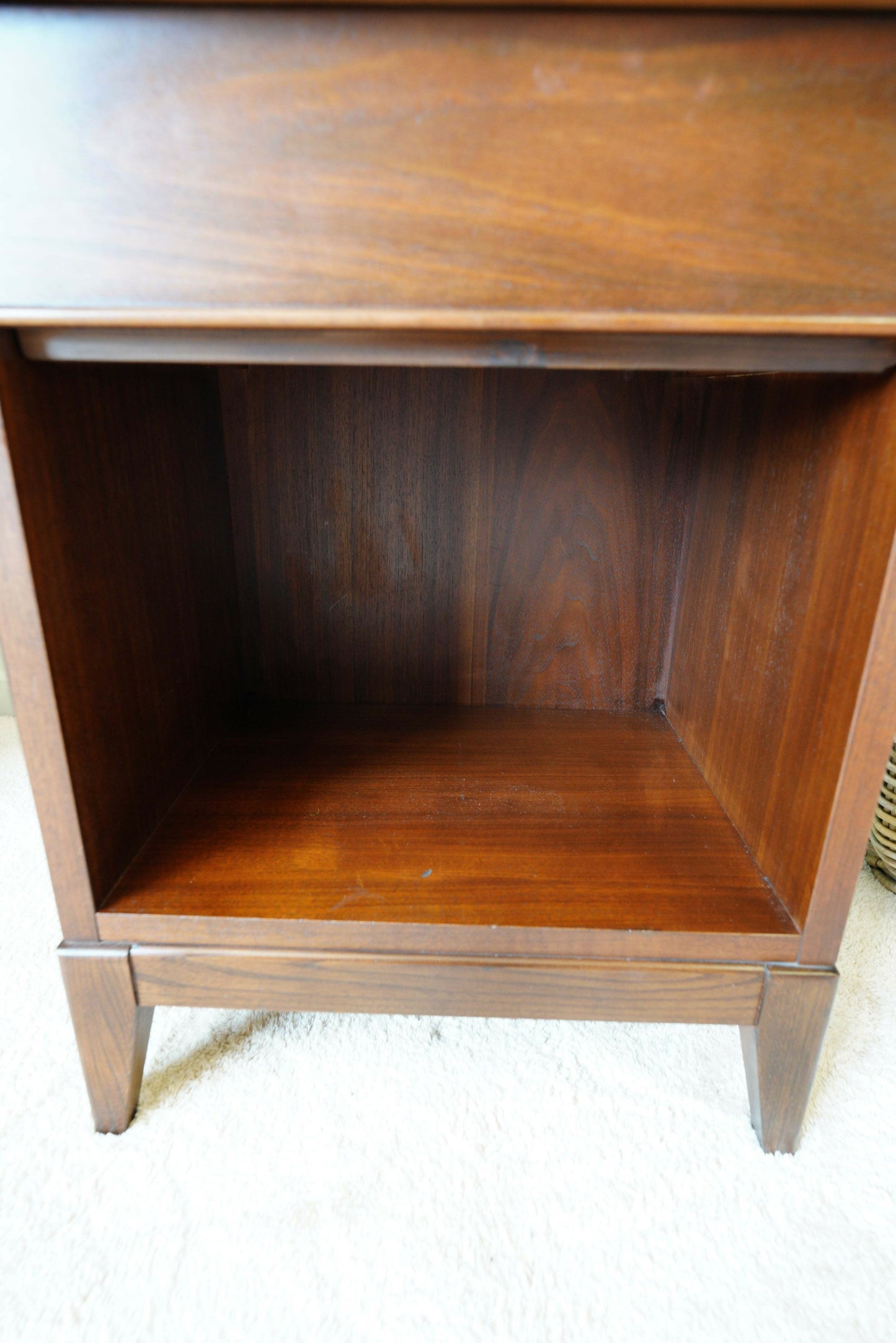 Peppler Furniture Co. 'The Hanover Line' Retro Bedside Nightstand In Figured Walnut – Canada, C. 1960s