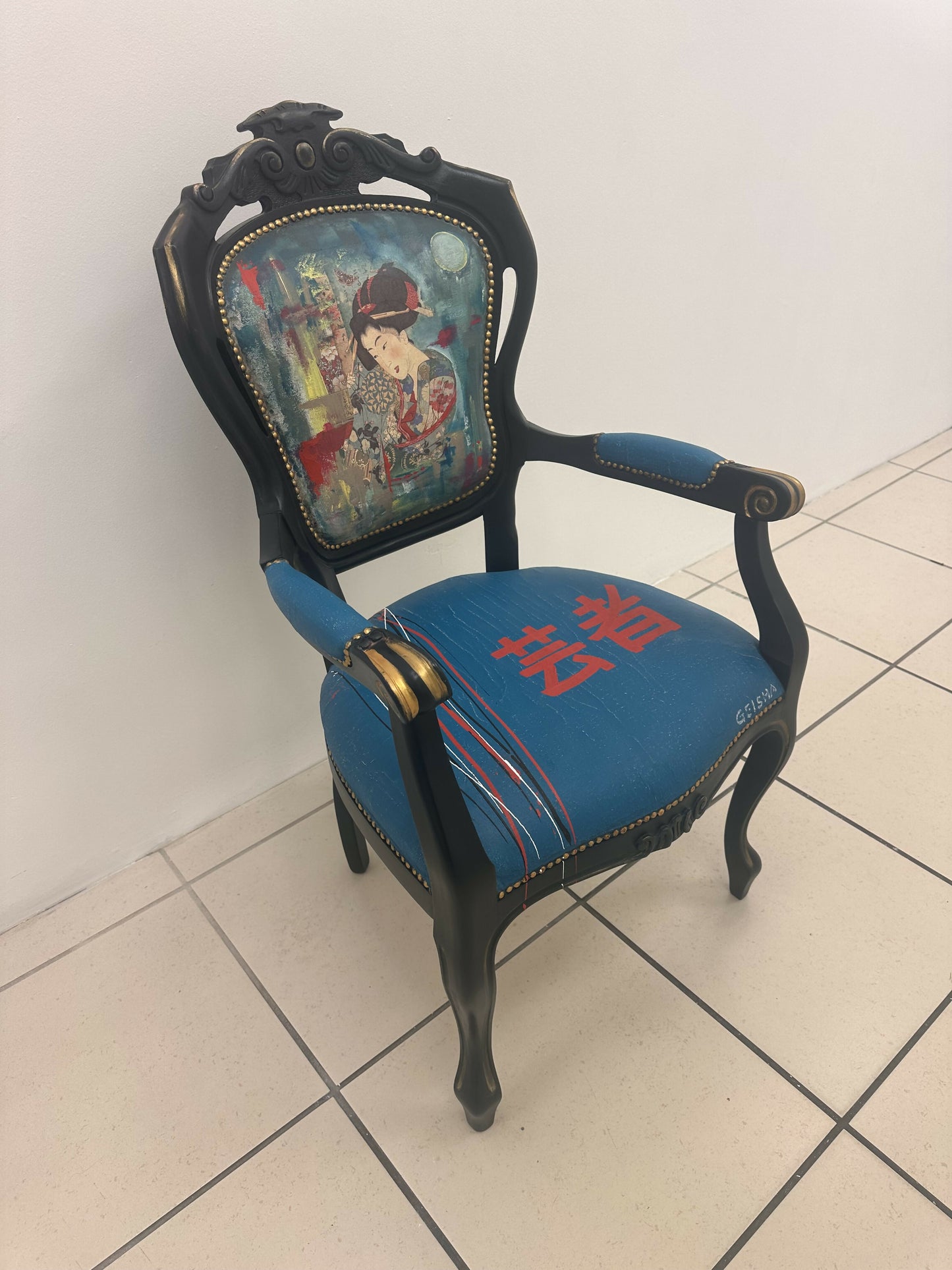 Striking, vintage occasional chair with Japanese style Geisha Girl design