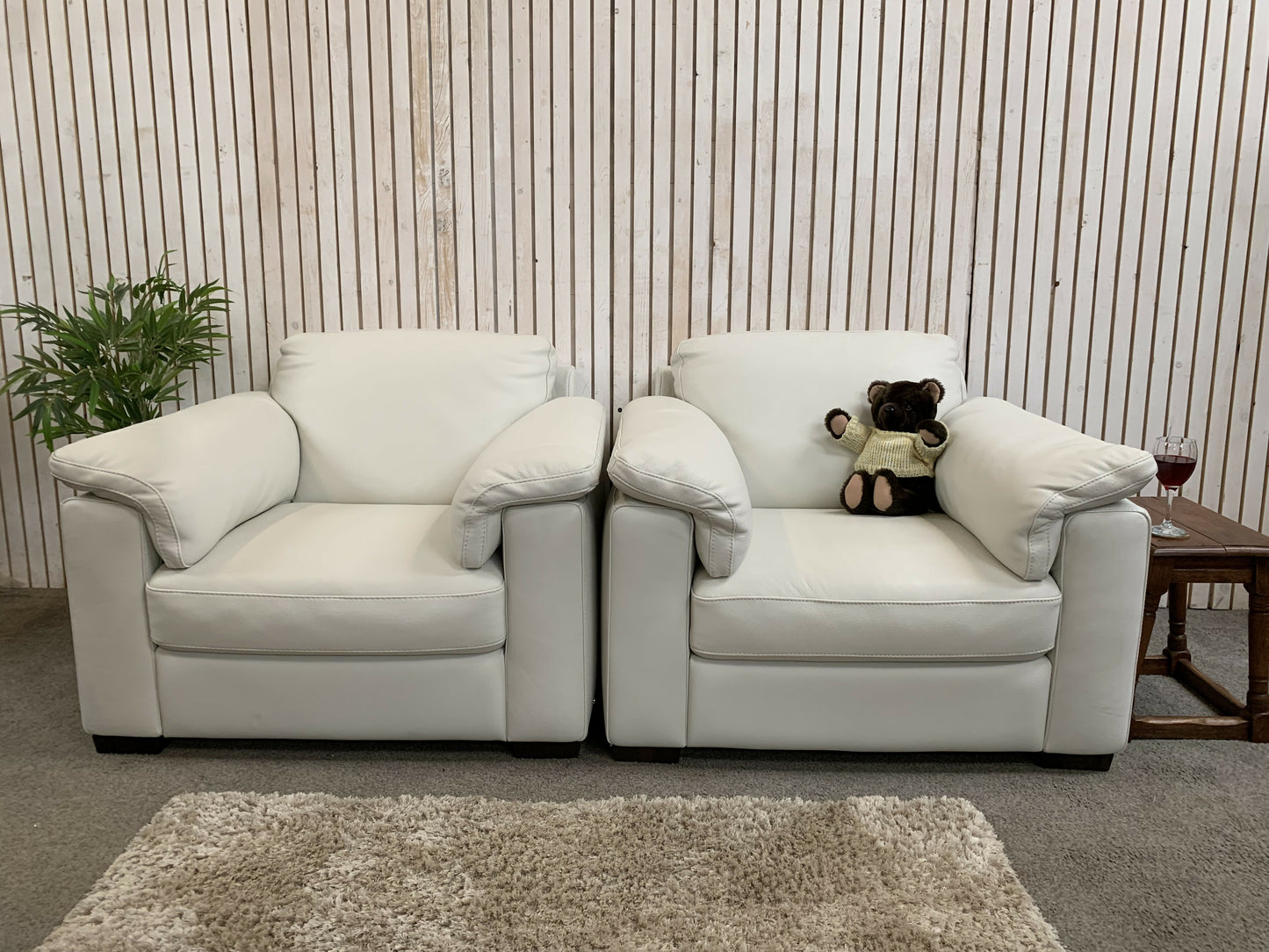 Natuzzi White Leather Lounge Suite – 2 Seater Sofa + 2 Armchairs – Italian
