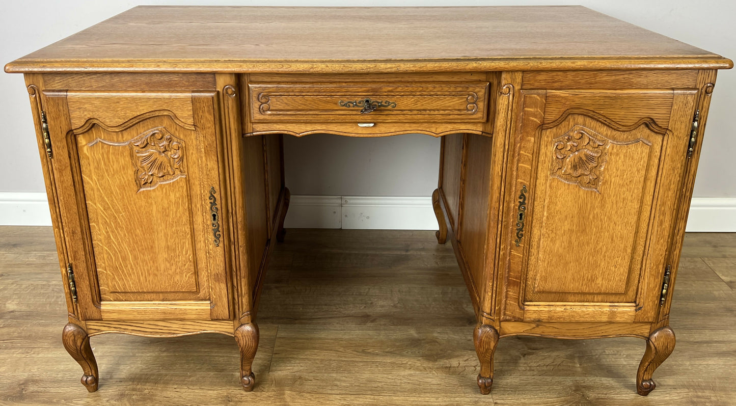 Cabinet Vintage French Louis XIV Style Carved Oak 8 Drawers Sideboard LOT 6460
