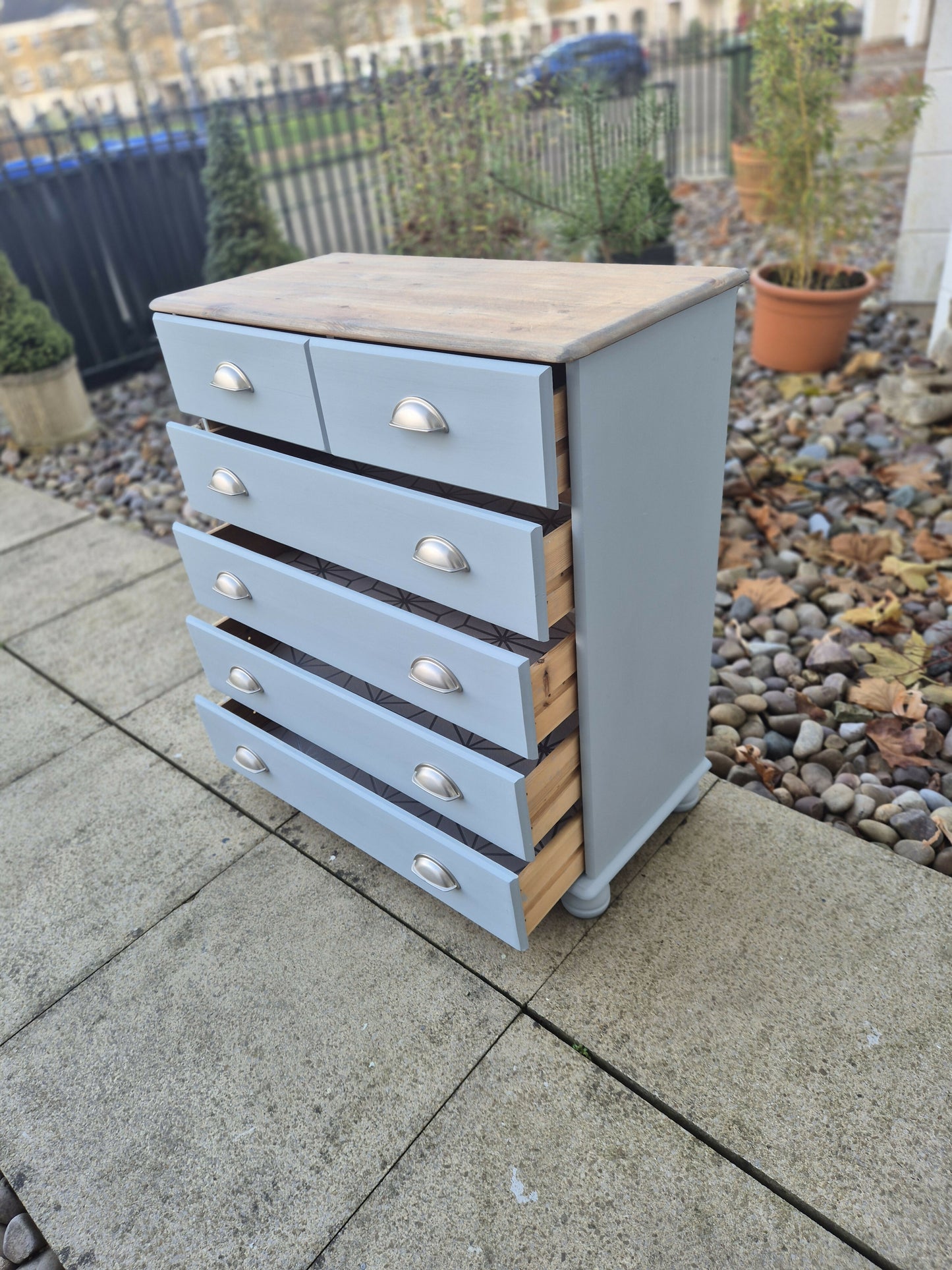 Beautiful chest of drawers