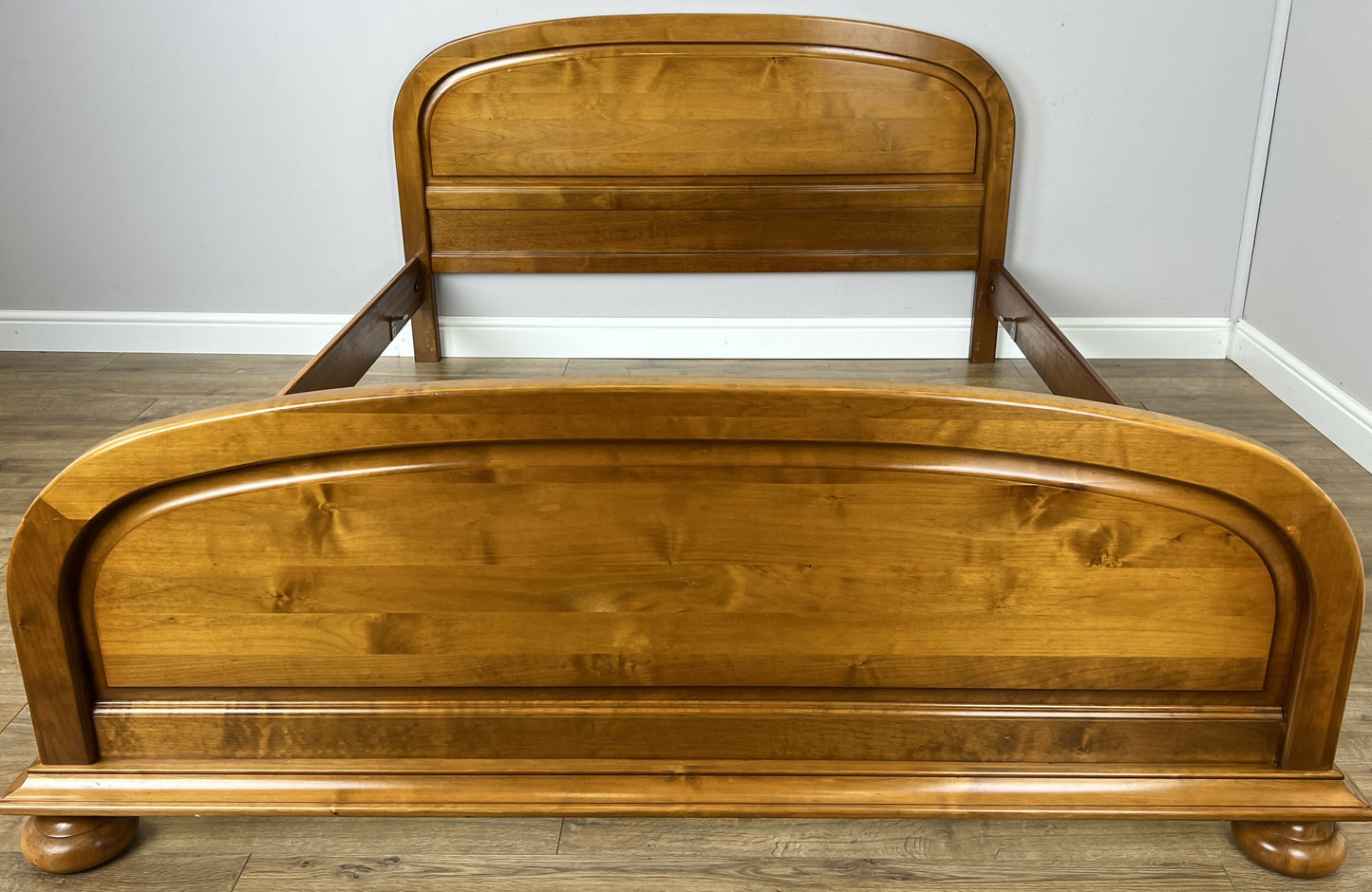 Bed Vintage French Style King Size Bed Frame Carved Headboard LOT 6395