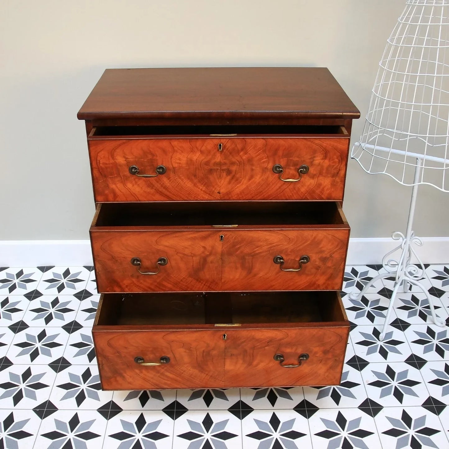 Antique Chest of Drawers Georgian Style Mahogany with Three Graduated Drawers