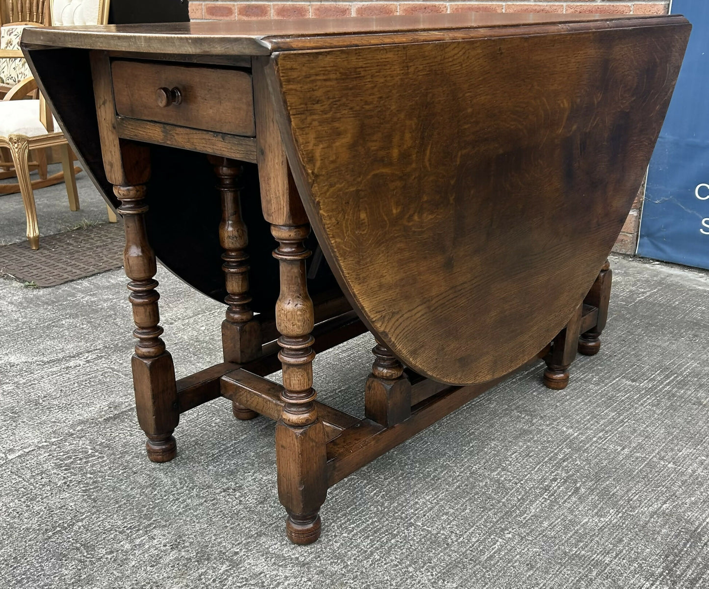 Titchmarsh & Goodwin Antique Style Oak Dropleaf Gateleg Dining Table Rl 42