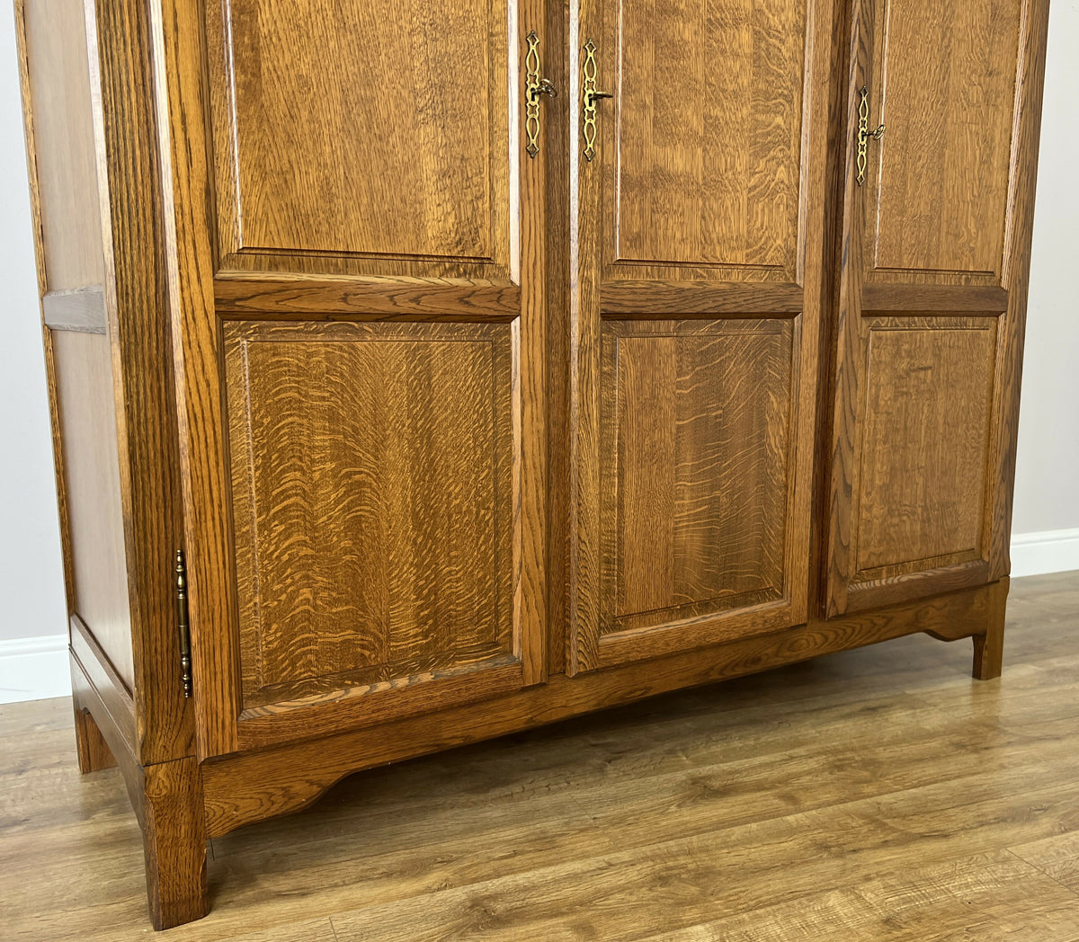Wardrobe Vintage French Style Oak Triple Door Carved Armoire Cabinet LOT 6525