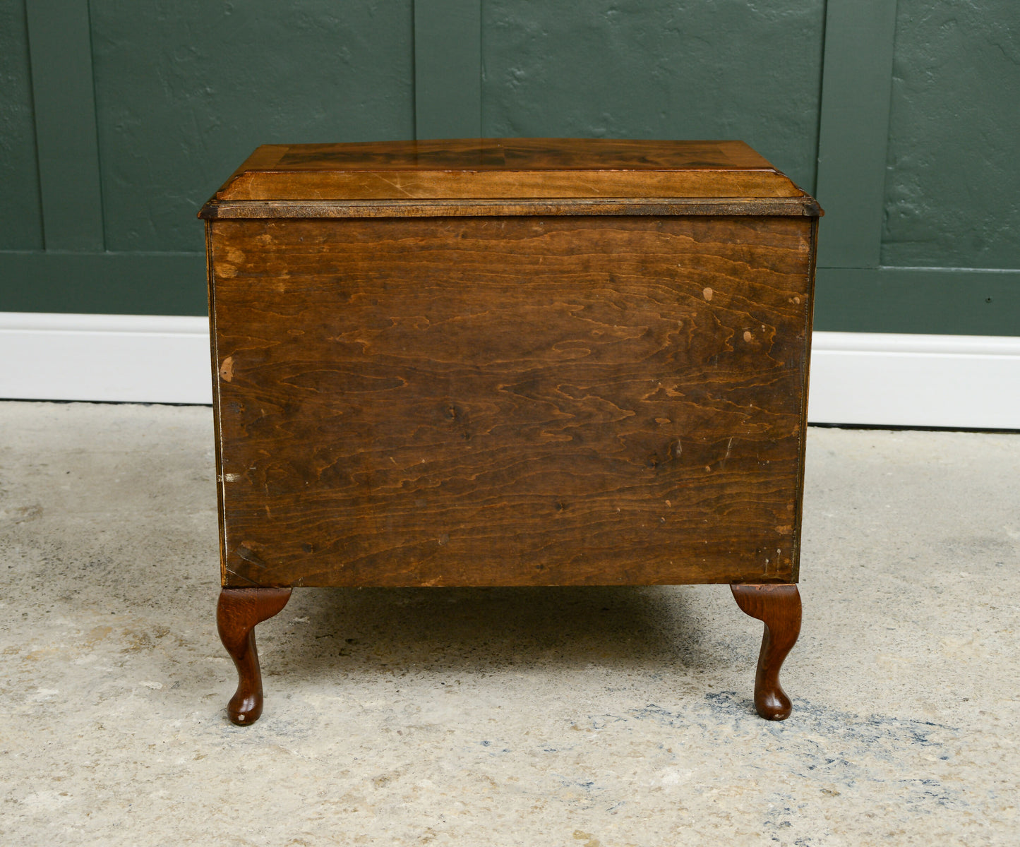 Small Burr Walnut Serpentine Chest of Drawers / Bedside Table - Queen Anne Legs