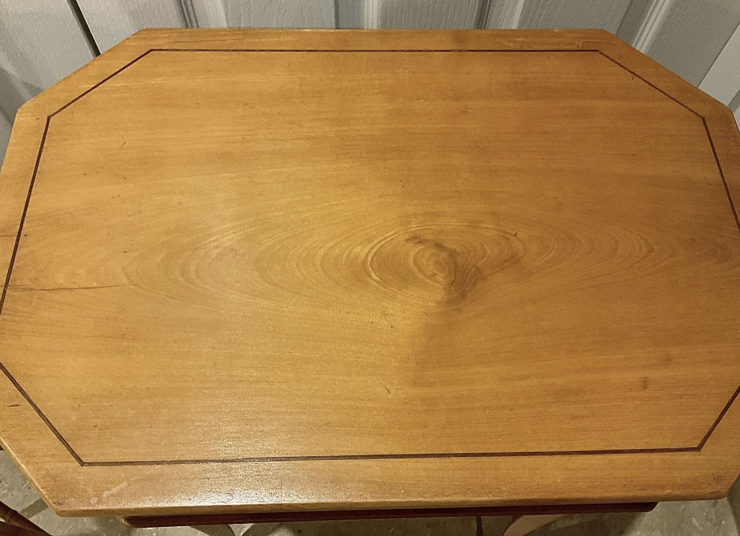 A stunning Pair of Inlaid Satinwood Georgian work tables