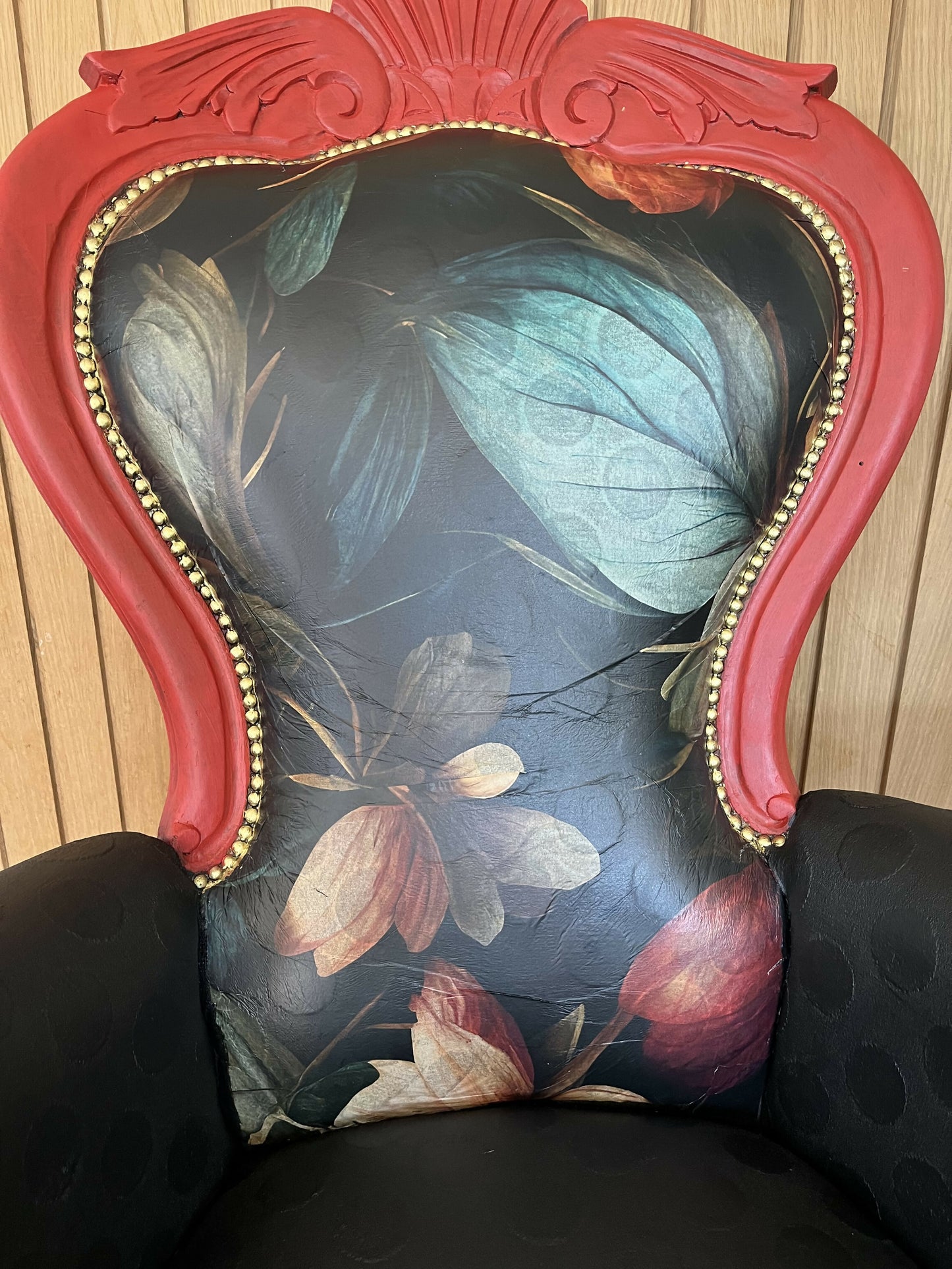 Accent vintage chair