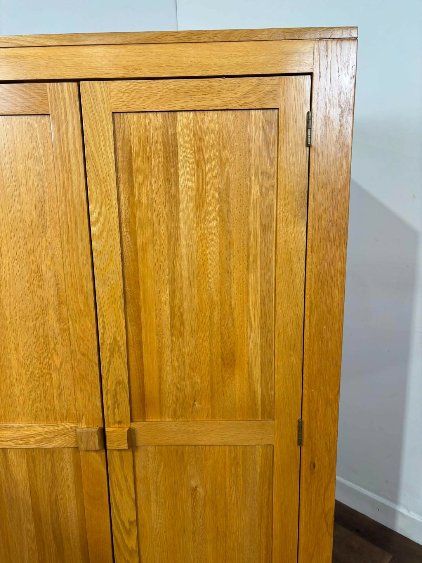 Modern Oak Two Door Wardrobe – Compact Hanging Wardrobe