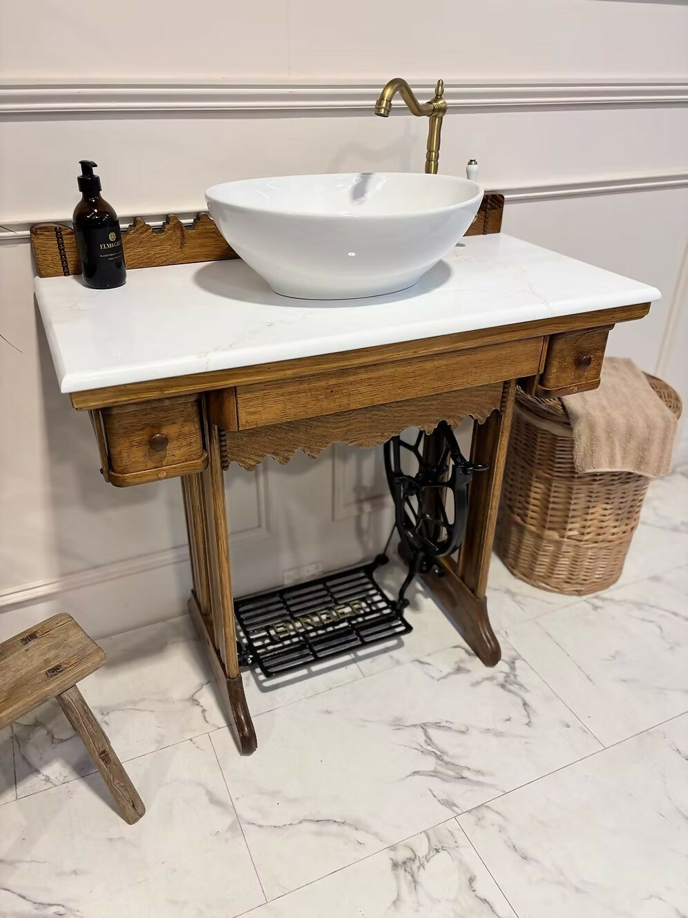 Traditional Bathroom Vanity Unit - Lady Jane Grey