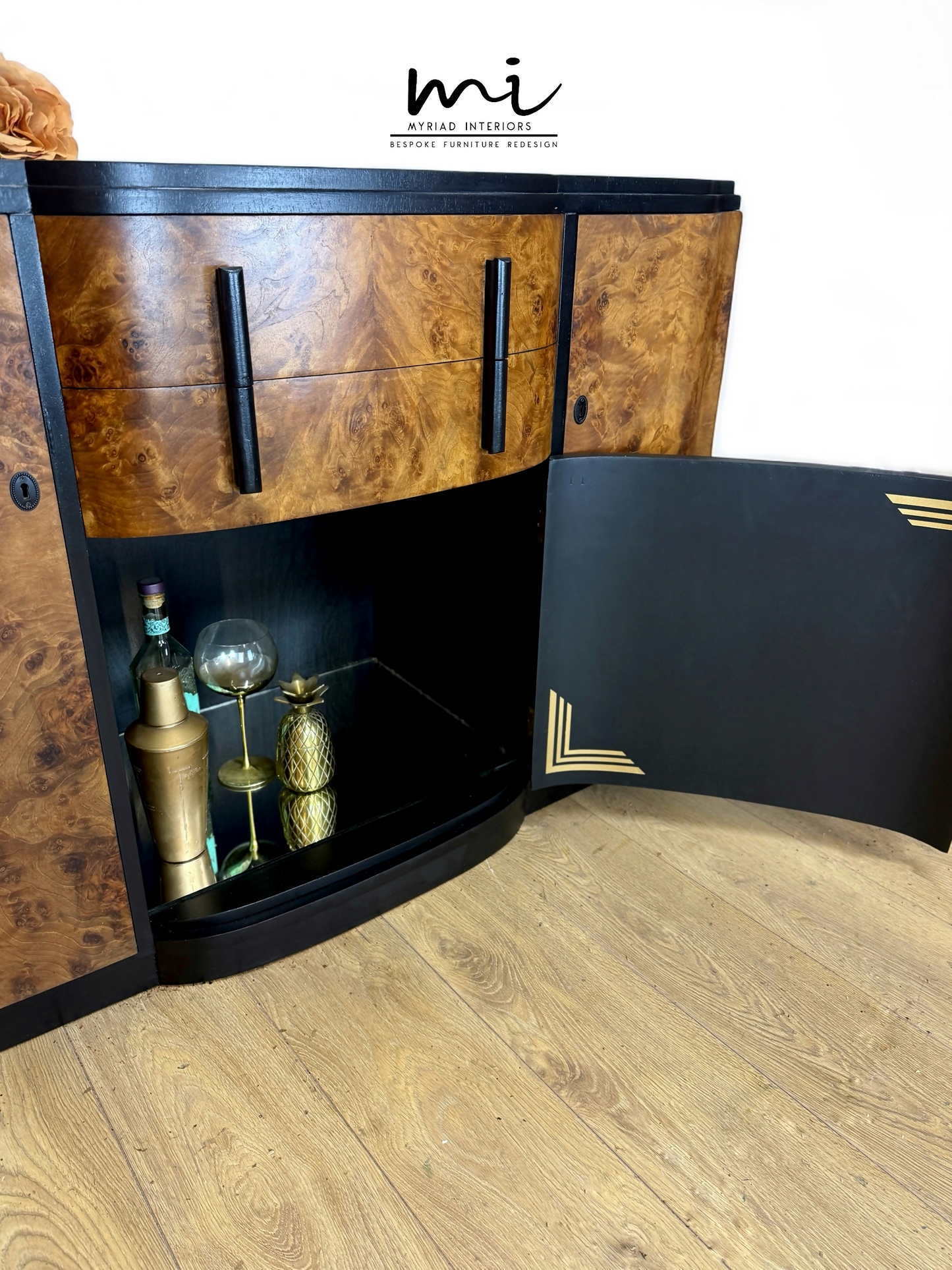 Refinished Art Deco Burl Walnut and Black Sideboard, drinks cabinet, 1930s, buffet