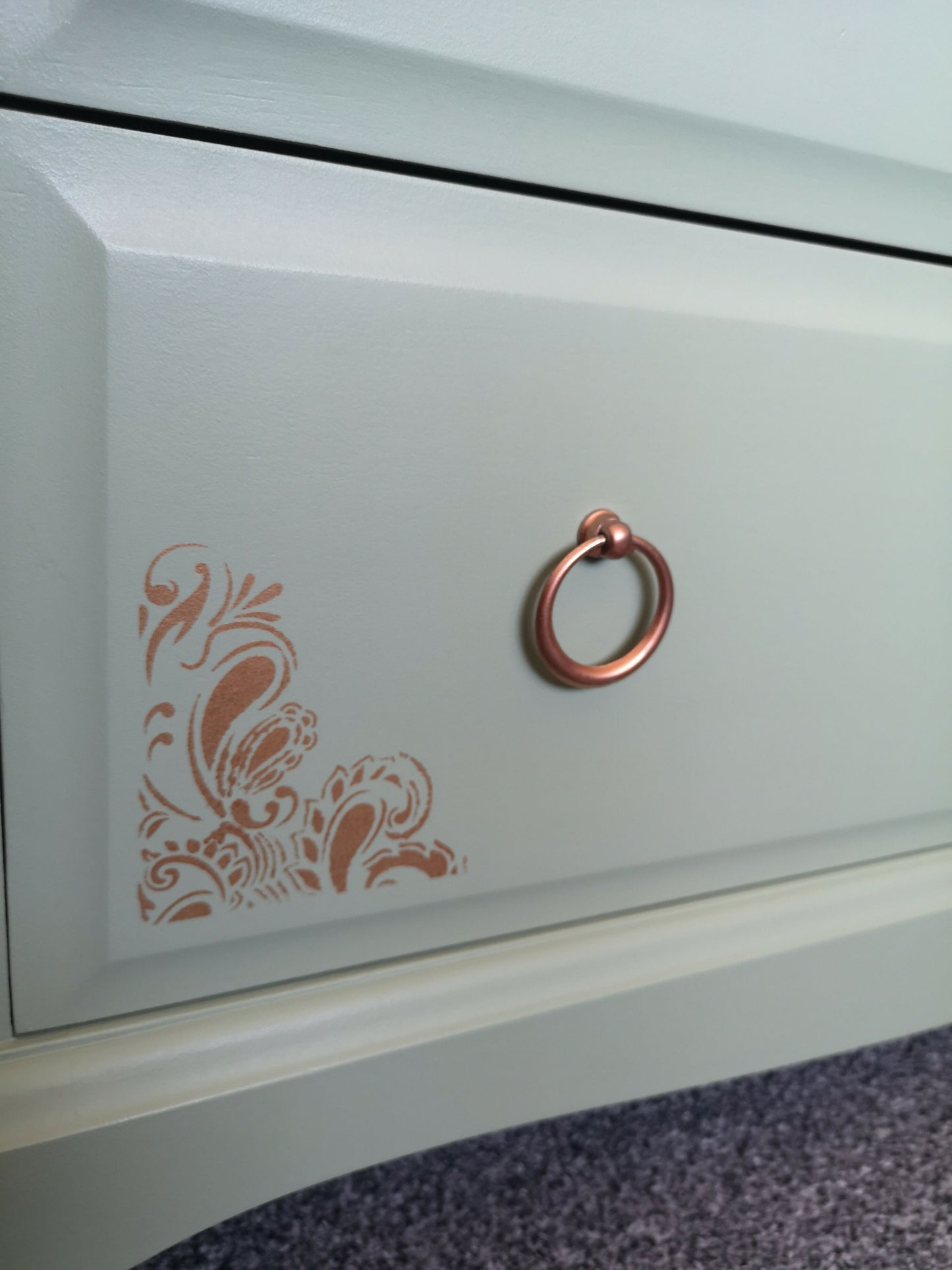 Stag Minstrel Pale Green Chest of drawers