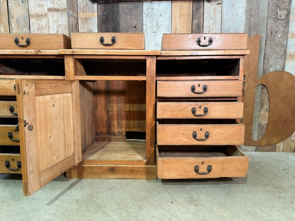 Antique Large Breakfront Mid Victorian Estate Country Sideboard Bank of Drawers Housekeeper Dresser Chest, c1850