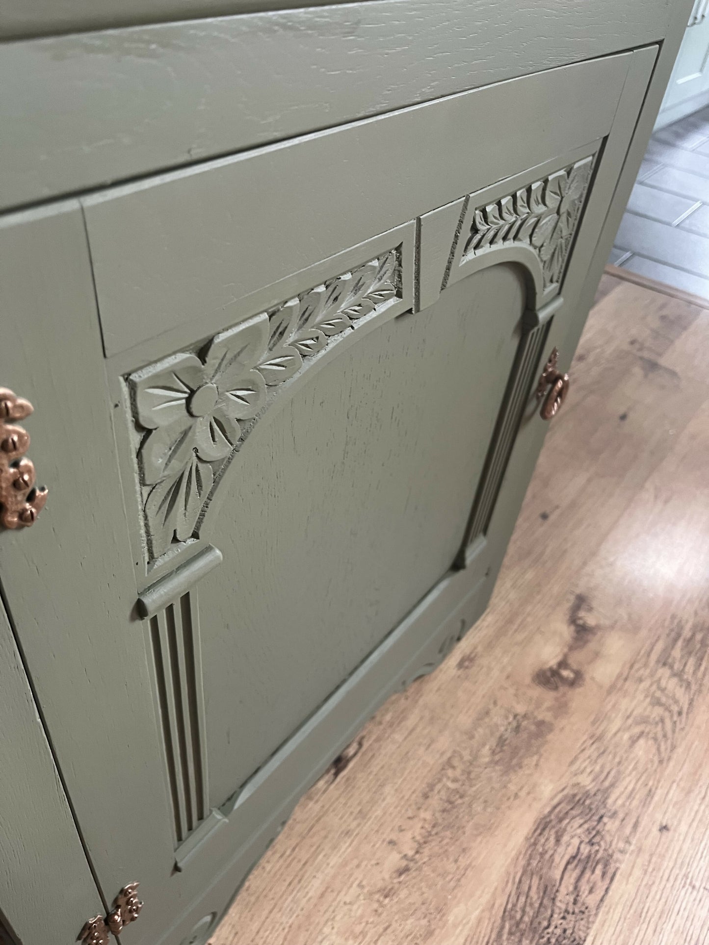 Old Charm Oak Cabinet