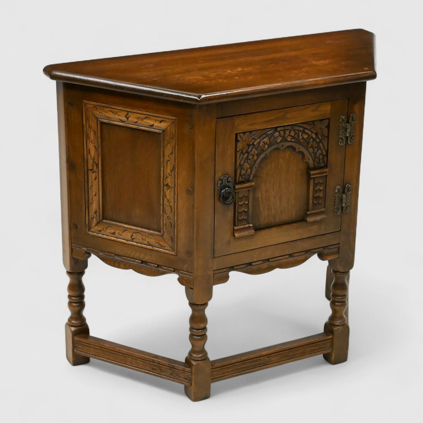 Old Charm Canted Table Hall Table/Cupboard Light Oak Finish FREE UK Delivery. SBR10845/1908E