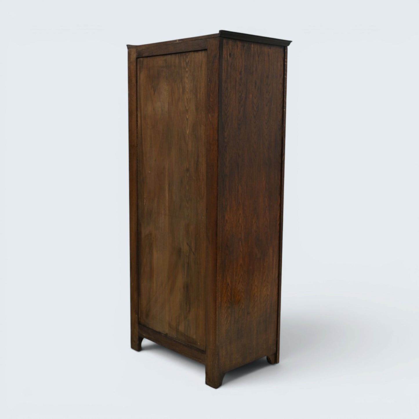 Vintage Oak Hall Cupboard/Wardrobe Gentleman's Wardrobe Carvings FREE DELIVERY*