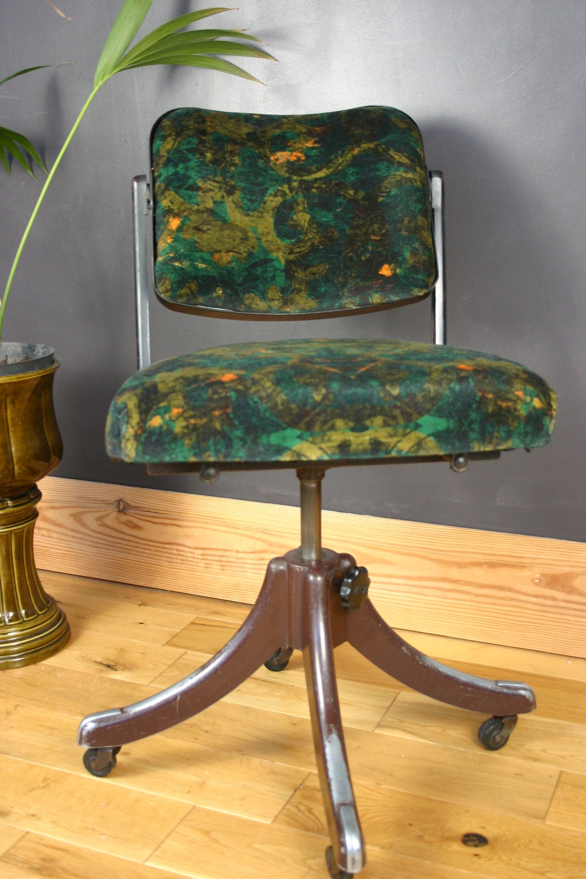Refurbished Vintage 1950s Tansad Industrial Swivel Chair in Blackpop Velvet