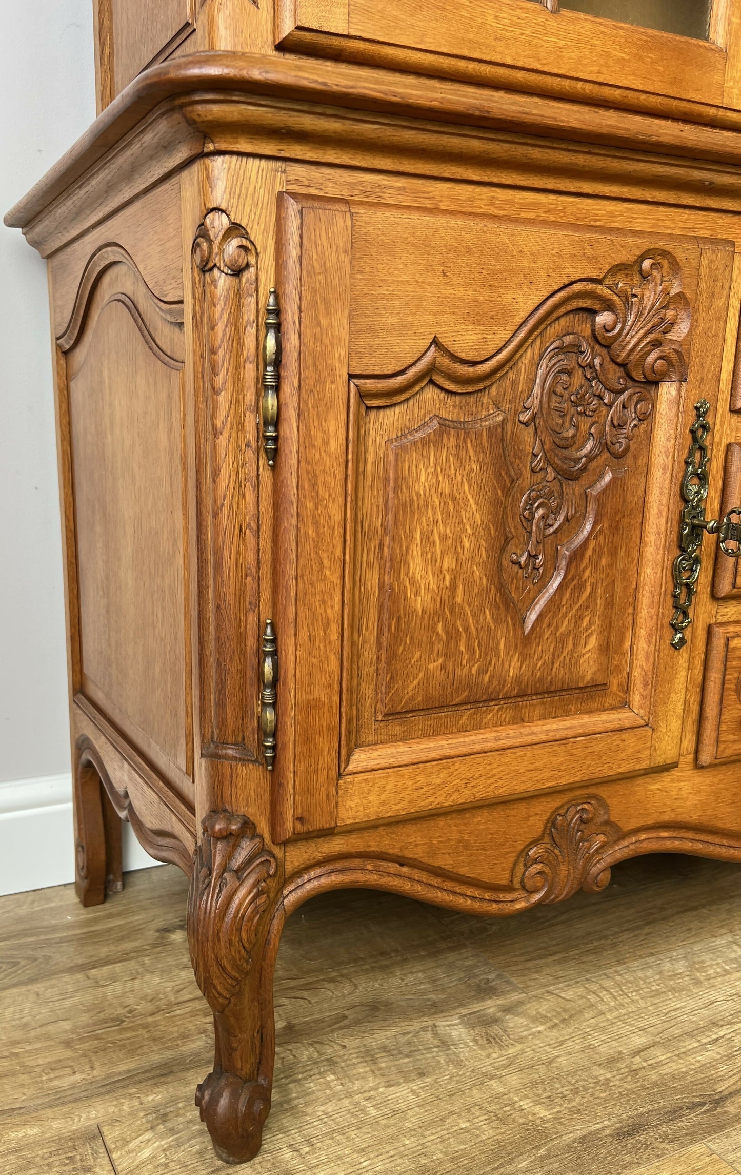 Bookcase Vintage French Louis XVI Oak Display Cabinet Carved Sideboard LOT 6285