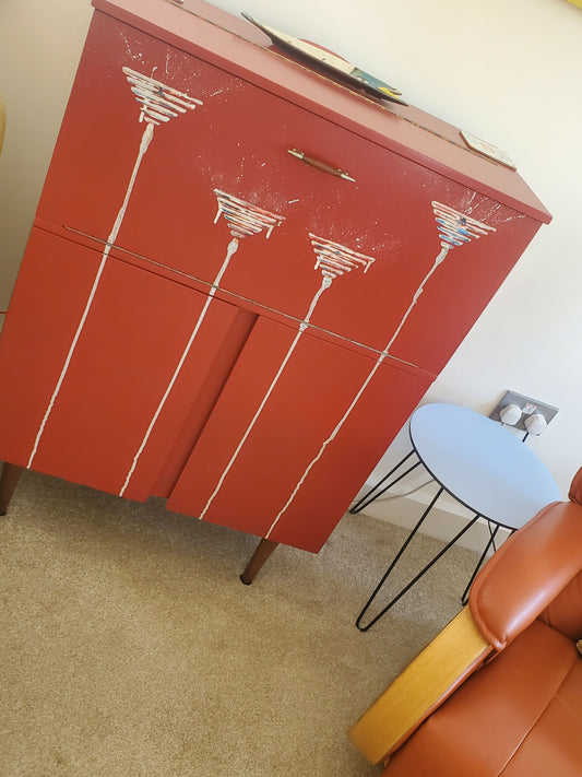 Cocktail cabinet