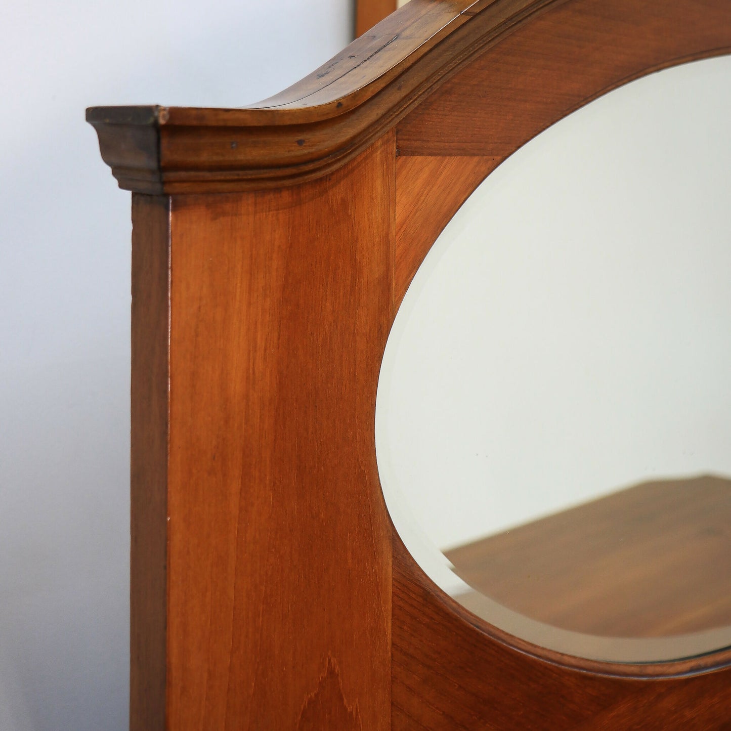 Edwardian Mirror Back Sideboard in Mahogany with Cabriole Legs