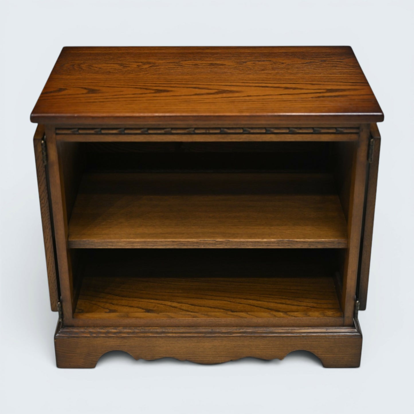 Old Charm TV Stand Video Cabinet Light Oak Made In England Free UK Delivery