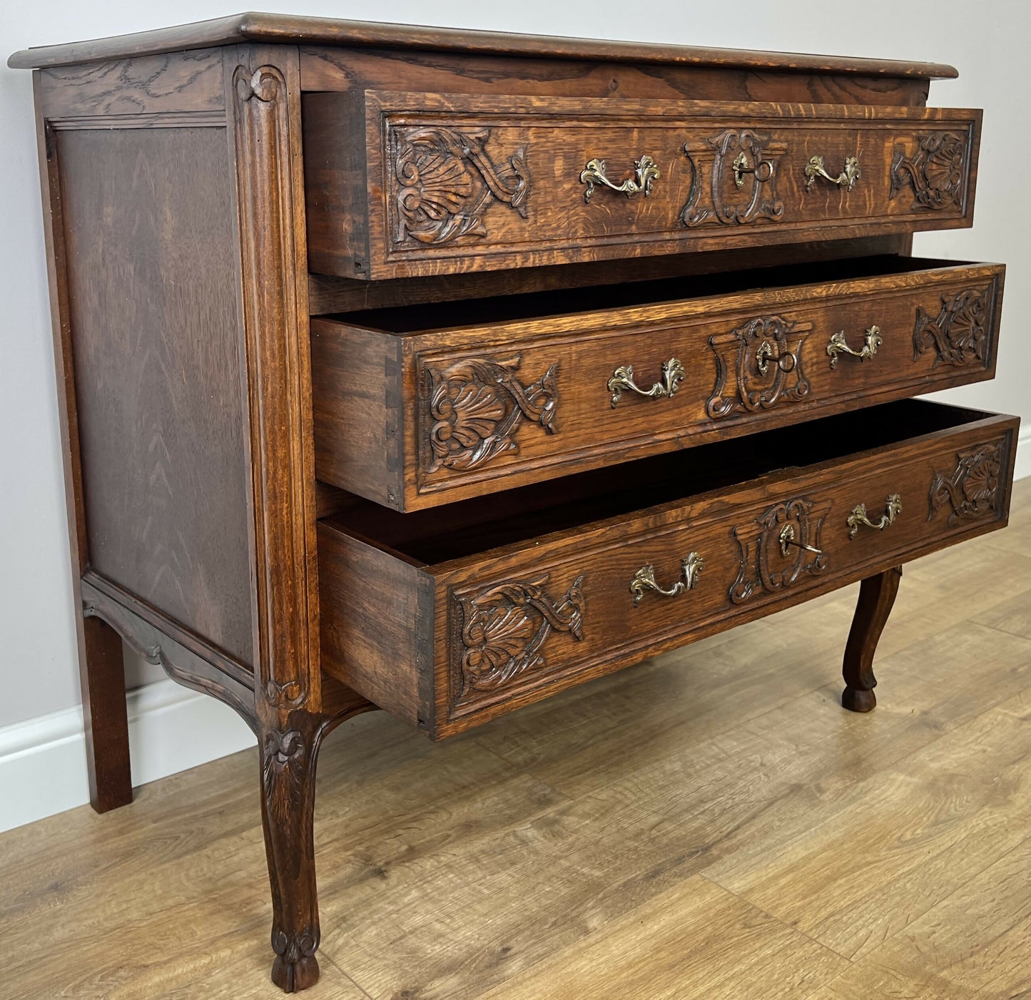 Chest of Drawers Vintage French Louis Oak 3 Drawers Carved Cabinet LOT 6252