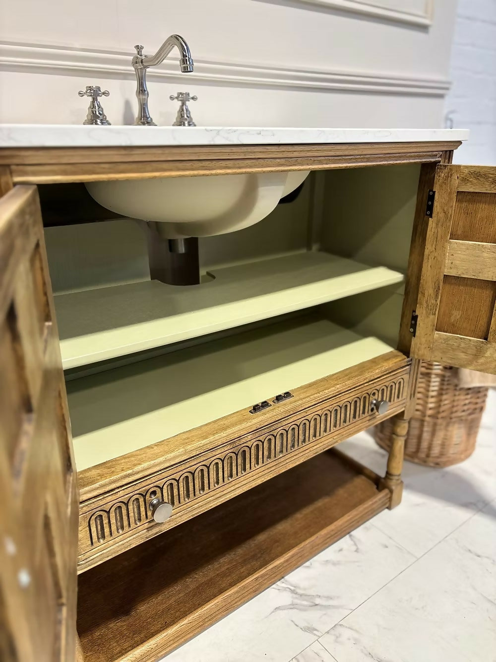 Traditional Bathroom Vintage Vanity Unit