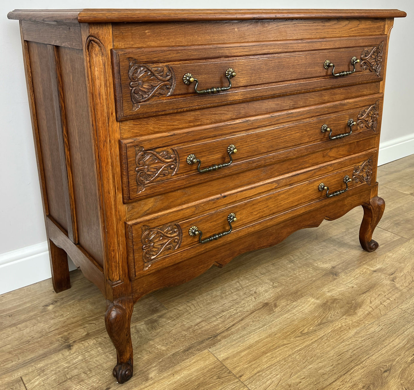 Chest of Drawers Vintage French Louis Oak 3 Drawers Carved Cabinet LOT 6253