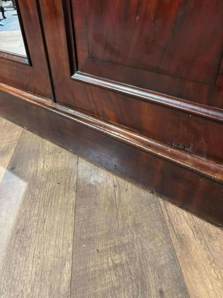 Victorian Mahogany Triple Wardrobe / Compactum