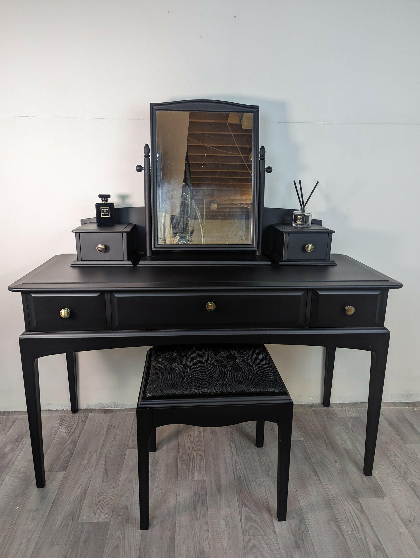 Stag Minstrel Dressing Table Mirror & Stool Black