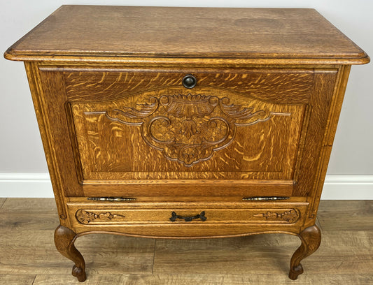 Cabinet Vintage French Louis XIV Oak Sideboard with Carved Cupboard LOT 6247