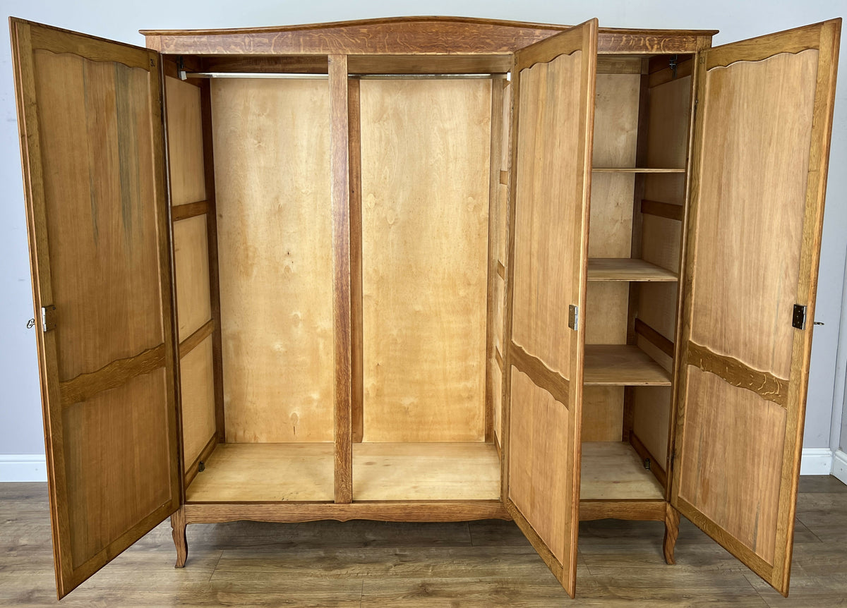 Wardrobe Vintage French Louis Oak Triple Door Carved Armoire Cabinet LOT 6531