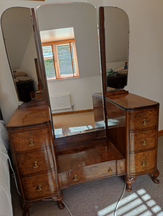 dressing table