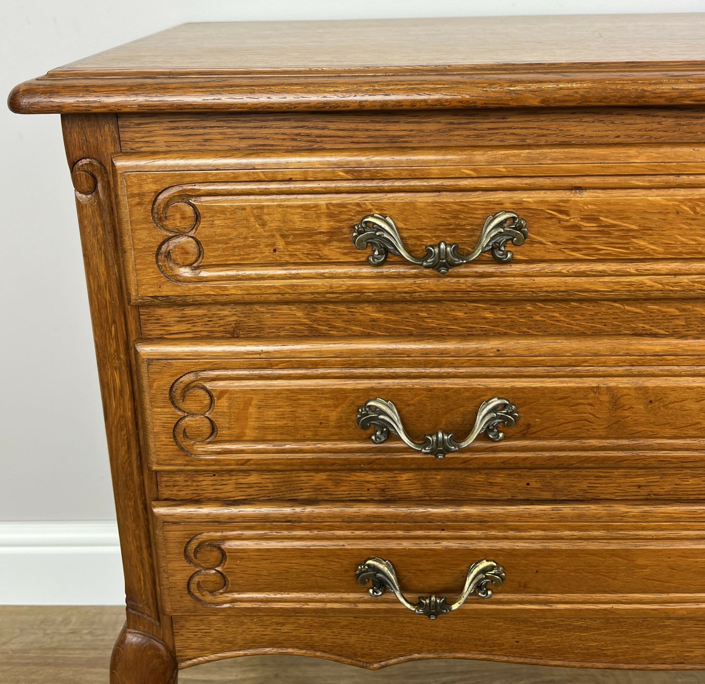 Chest of Drawers Vintage French Louis Oak 3 Drawers Carved Cabinet LOT 6234