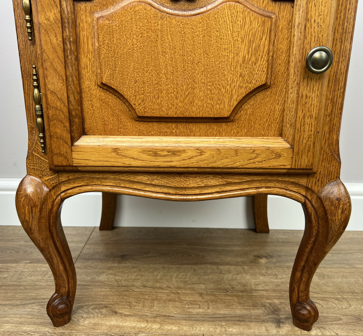 Bedside Table Vintage French Louis Style Oak Nightstand Carved Cabinet LOT 6305
