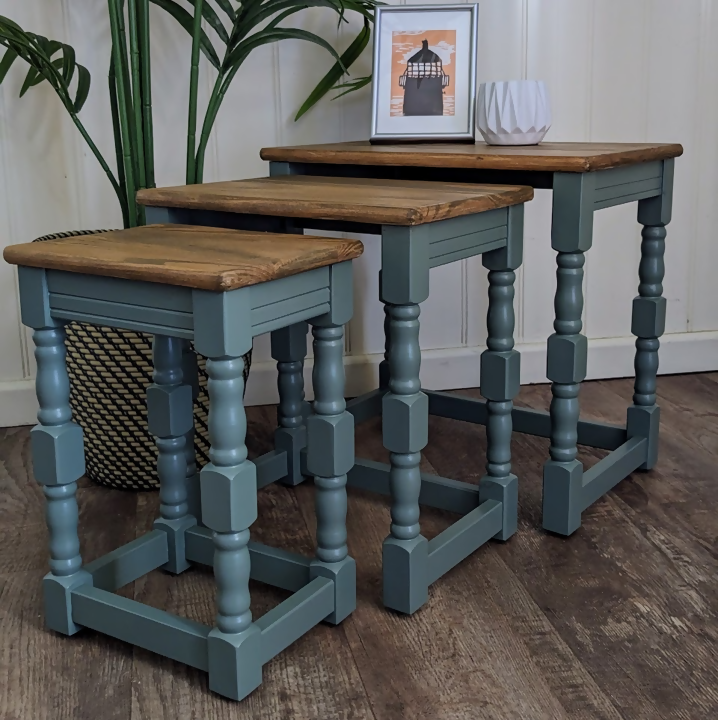 Set of three tables R21101 9