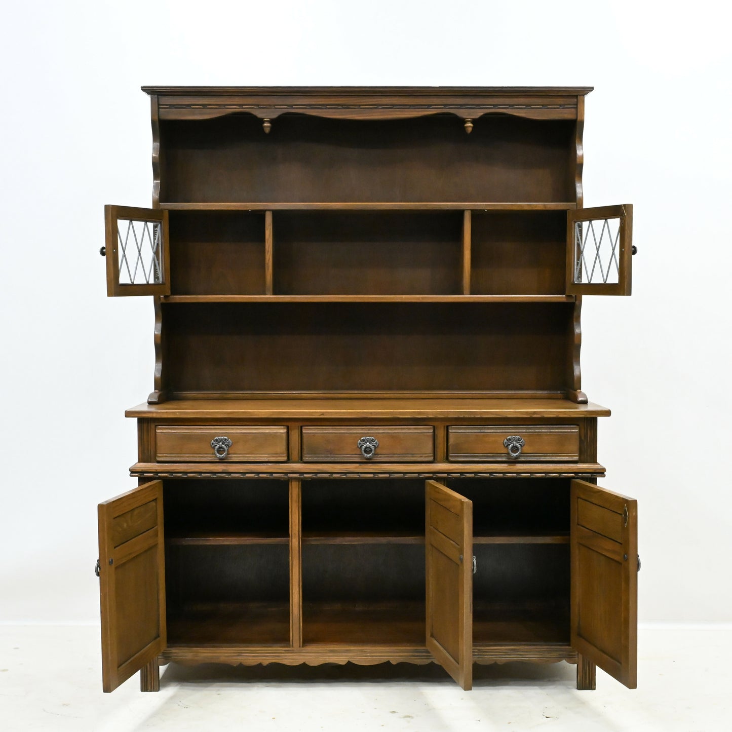 Old Charm Oak Dresser In Light Oak Finish Tudor Style 4ft 6" W FREE UK* Delivery. SBR11079/2310E