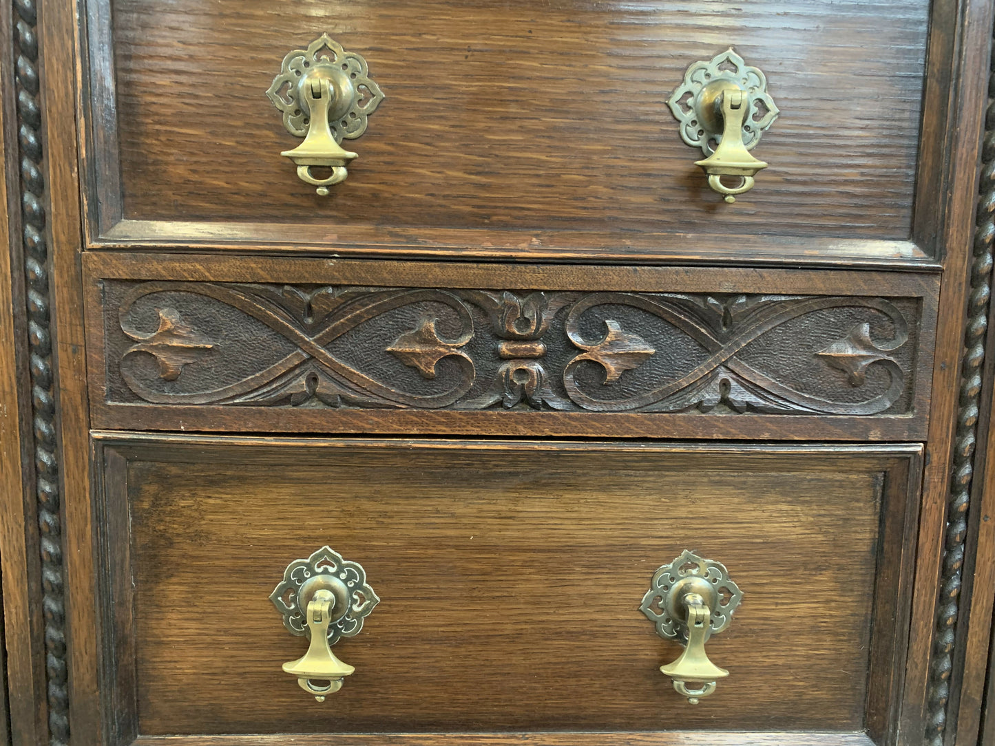 Vintage Jacobean Style MirrorBack Sideboard with 2 door and 3 Drawers .