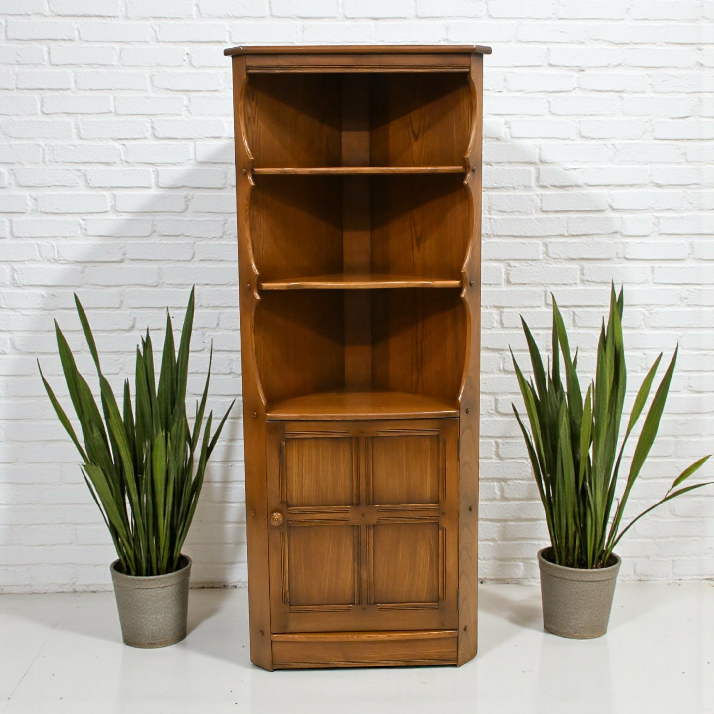 Genuine Ercol Corner Cabinet with Shelves and Cupboard #474 EXC FREE UK Delivery. SBR10798/0508E