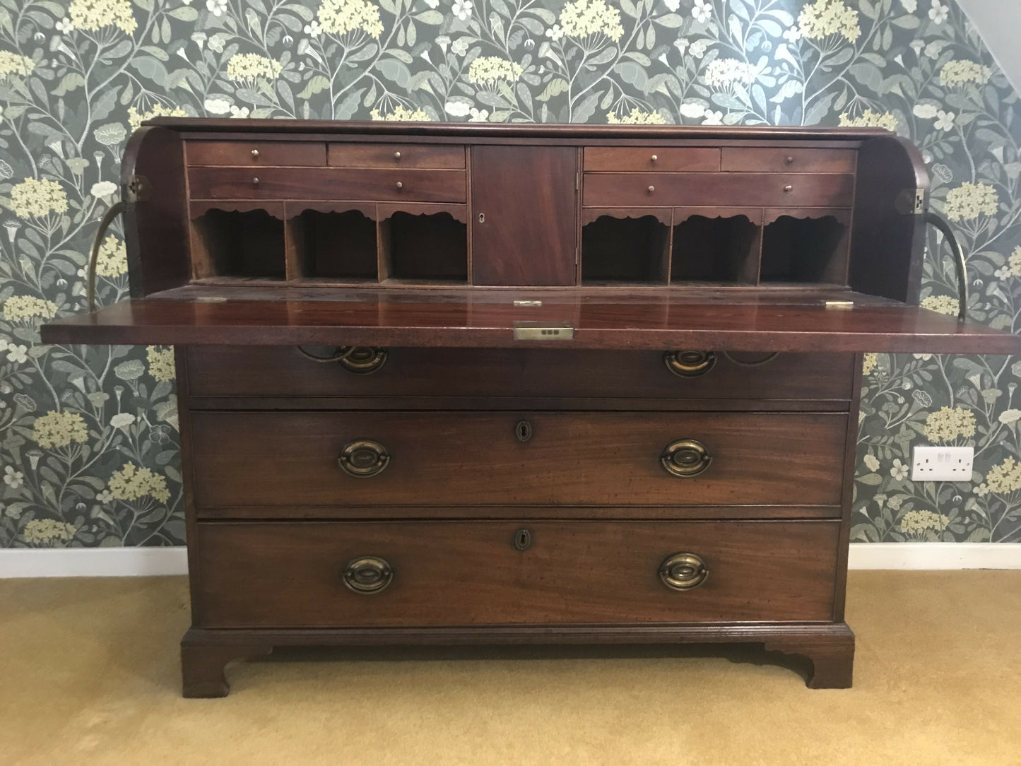 Georgian Sectretaire Chest of Drawers - mahogany 18th century