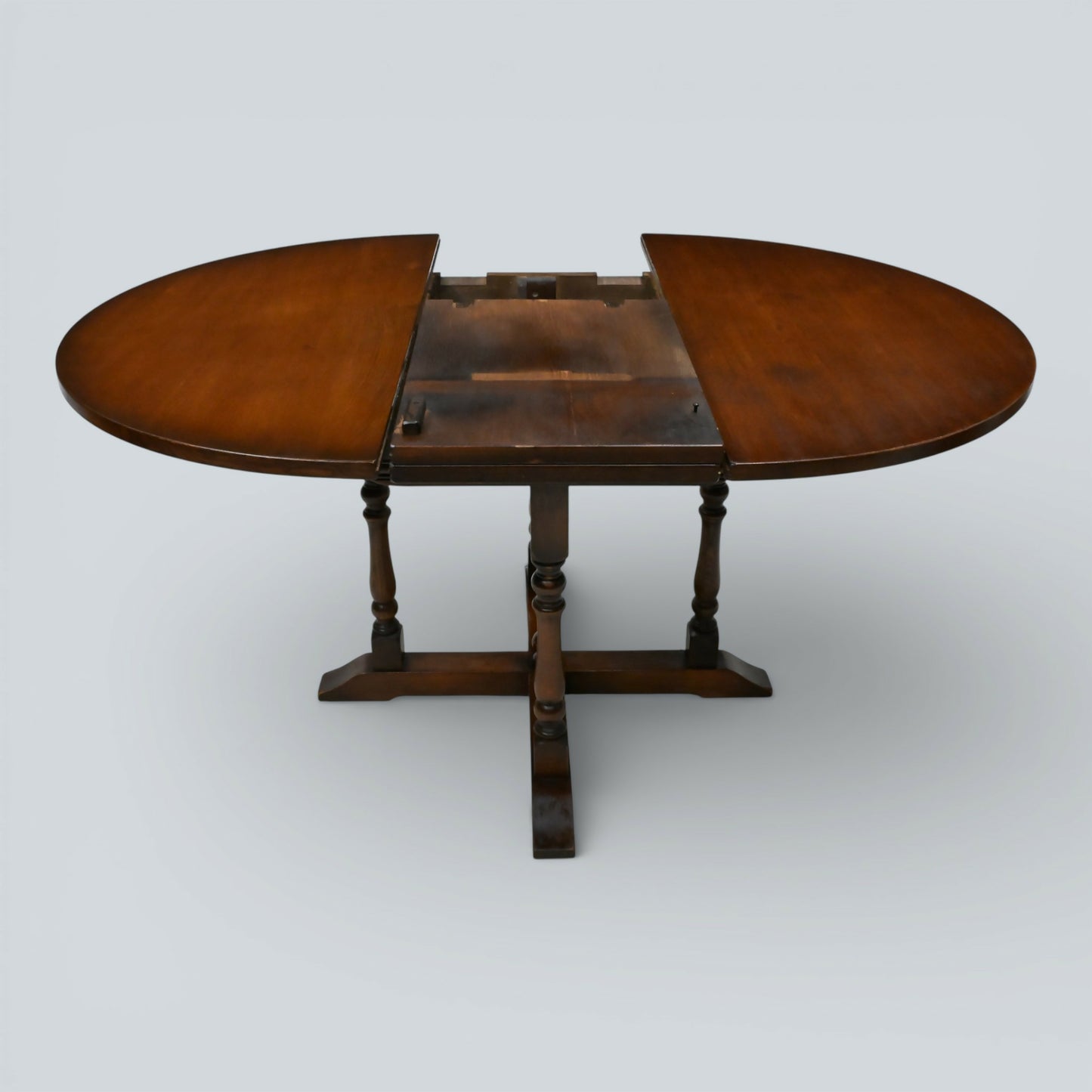 Old Charm Oak Round Dining Table Extending Seats 6 Tudor Brown FREE Delivery*