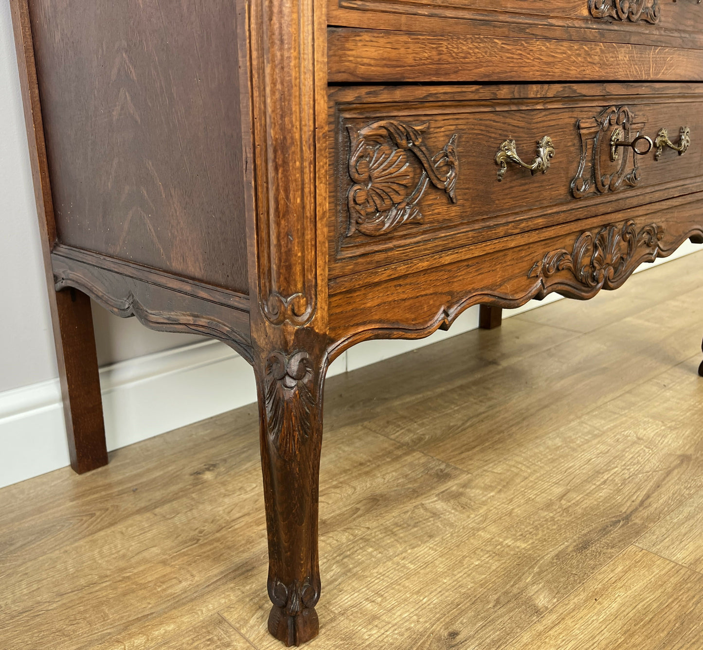Chest of Drawers Vintage French Louis Oak 3 Drawers Carved Cabinet LOT 6252