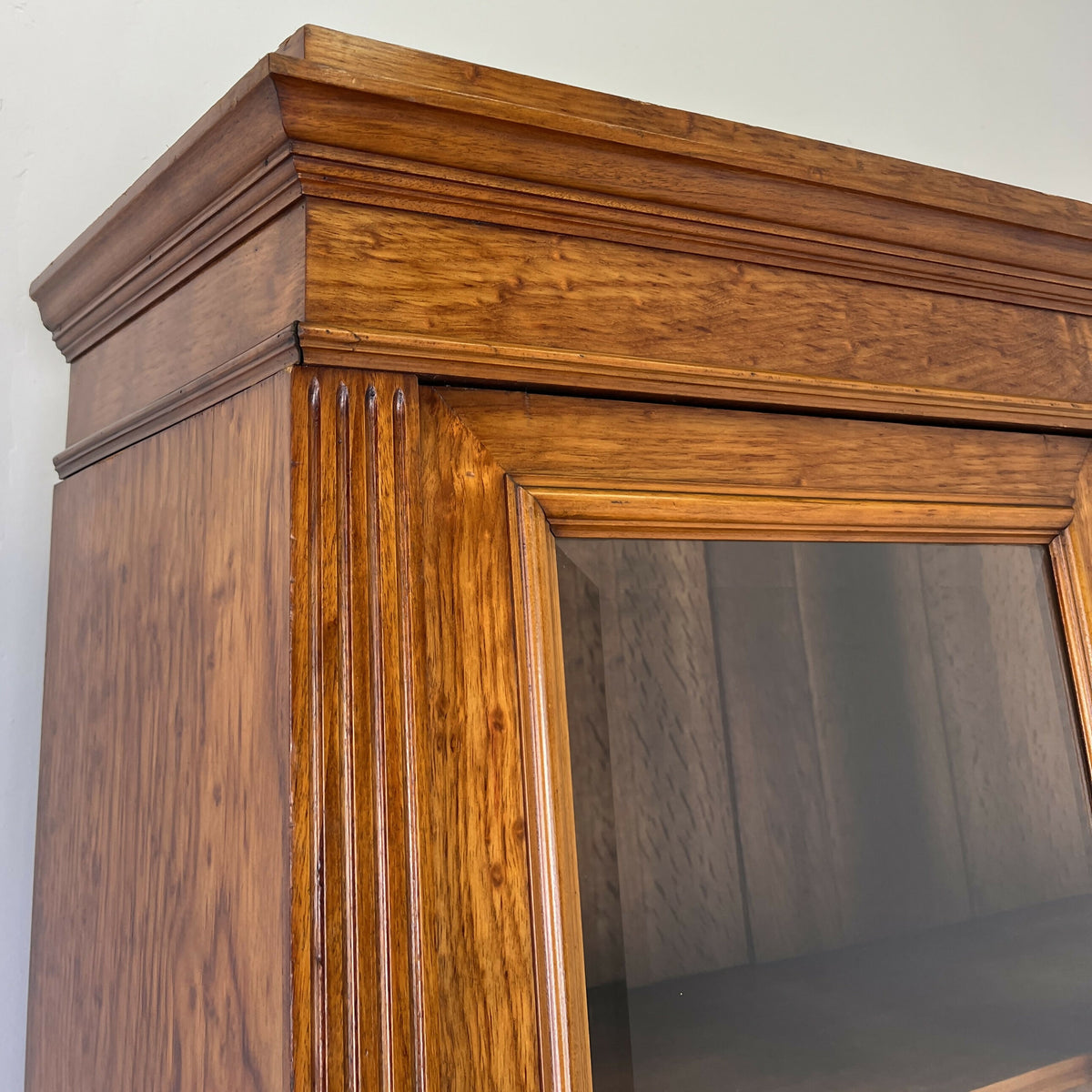 Bookcase Antique French Style Glazed Display Cabinet Walnut Sideboard LOT 6521