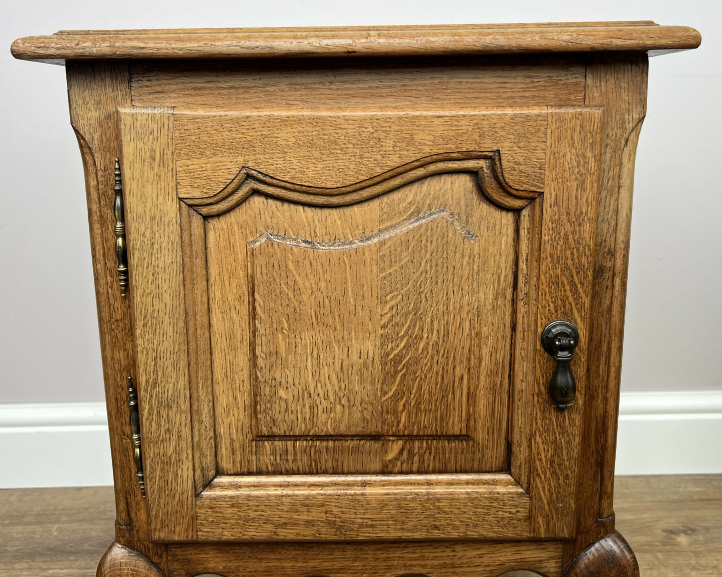 Pair of Bedside Tables Vintage French Louis Style Oak Nightstands Cabinets LOT 6309