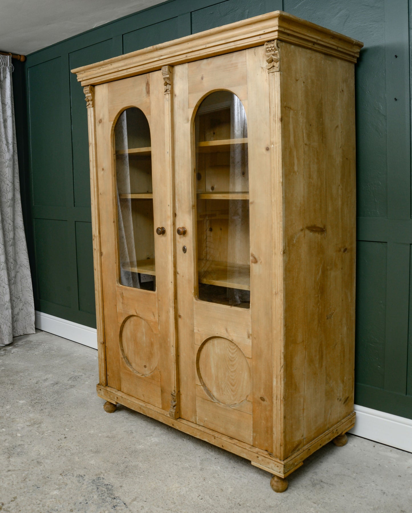 Farmhouse Pine Pantry Larder Cupboard / Housekeepers Cupboard / Wardrobe