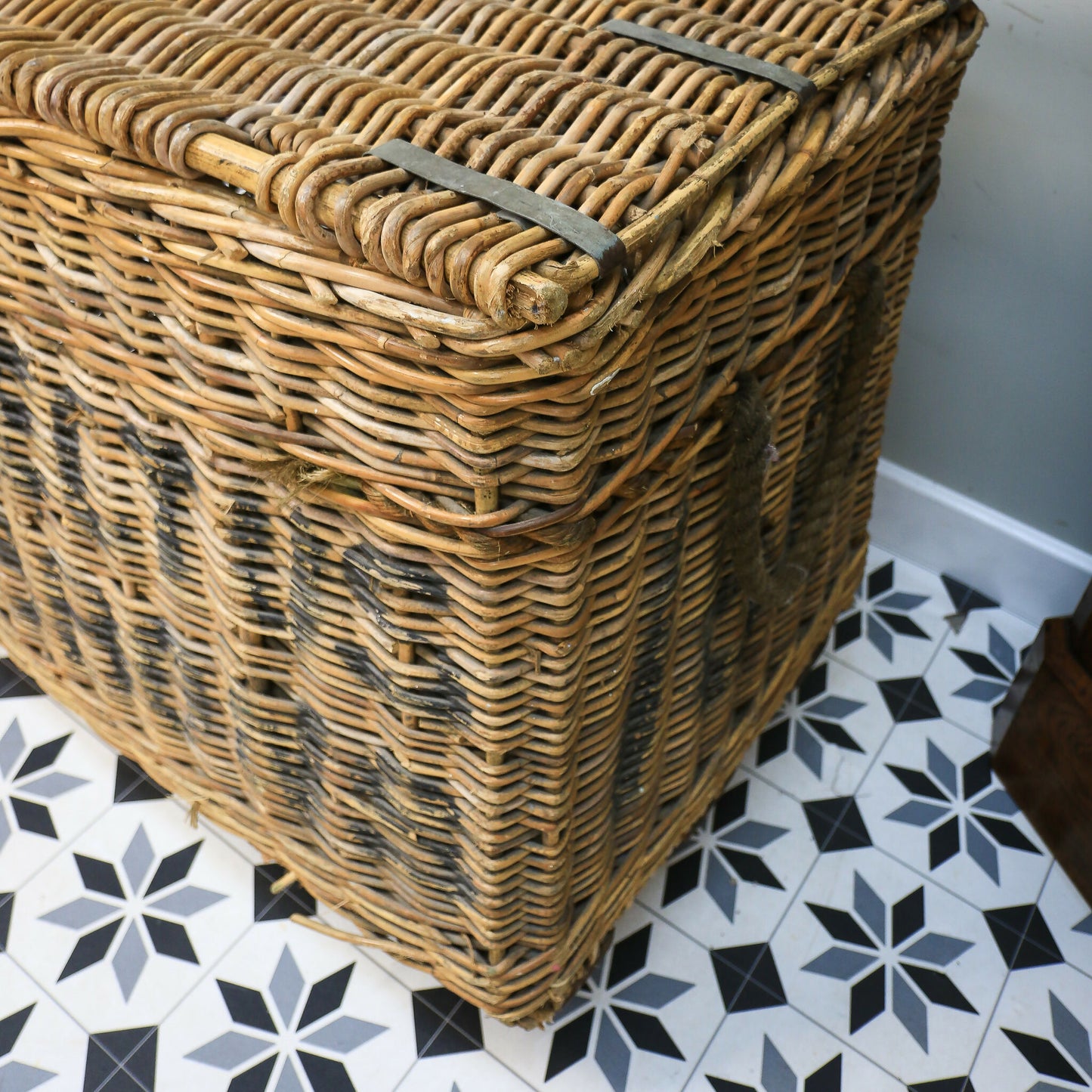 Arthur Craven Mill Basket in Wicker with Rope Handles and Lid